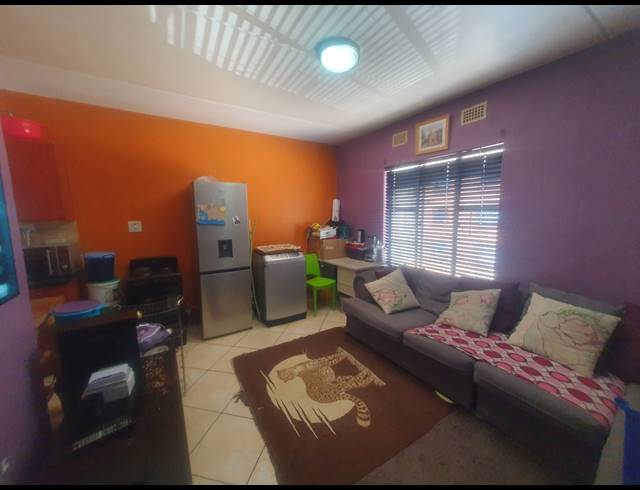 2 BEDROOM APARTMENT SOLD IN JABULANI